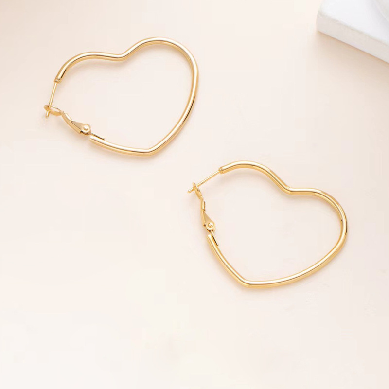 Amazon Hot Sale 316 Stainless Steel Love Heart Shape Earrings Ear Buckle Fashion Trend Titanium Steel Earrings Ear Jewelry Wholesale
