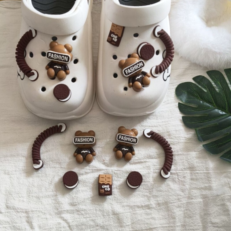 DIY Accessories for Crocs Compatible with Oreo Chocolate Fashion Blindfolded Bear Shoe Charms, Detachable Decorations