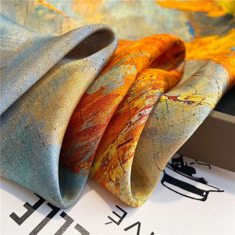 Hangzhou Premium Mulberry Silk Scarf Spring/Summer New Print Decorative 70cm Square Scarf For Women - Thumbnail 4