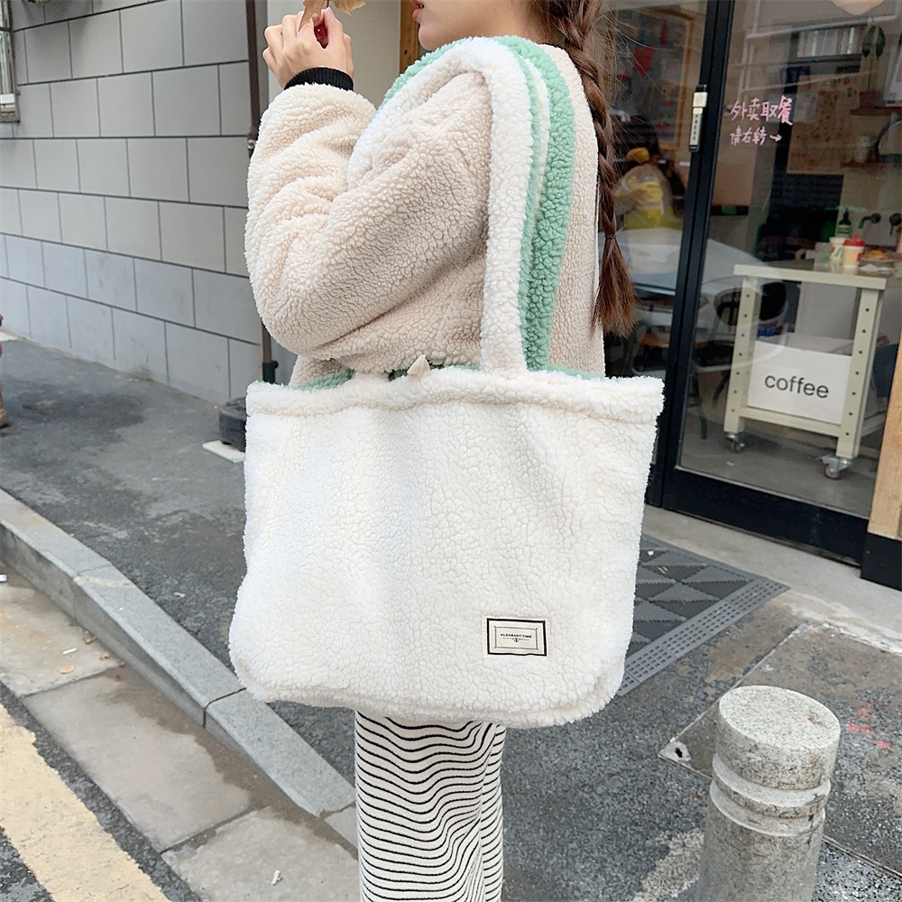 310232 Autumn and Winter Plush Bag for Women 2023 New style, front and back dual-purpose lambskin large capacity tote bag for single shoulder undefined