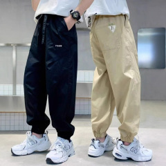 男の子の夏の防蚊パンツ2025韓国版新スタイル中大型子供用ルーズカーキカジュアルパンツ男の子用伸縮性パンツ
