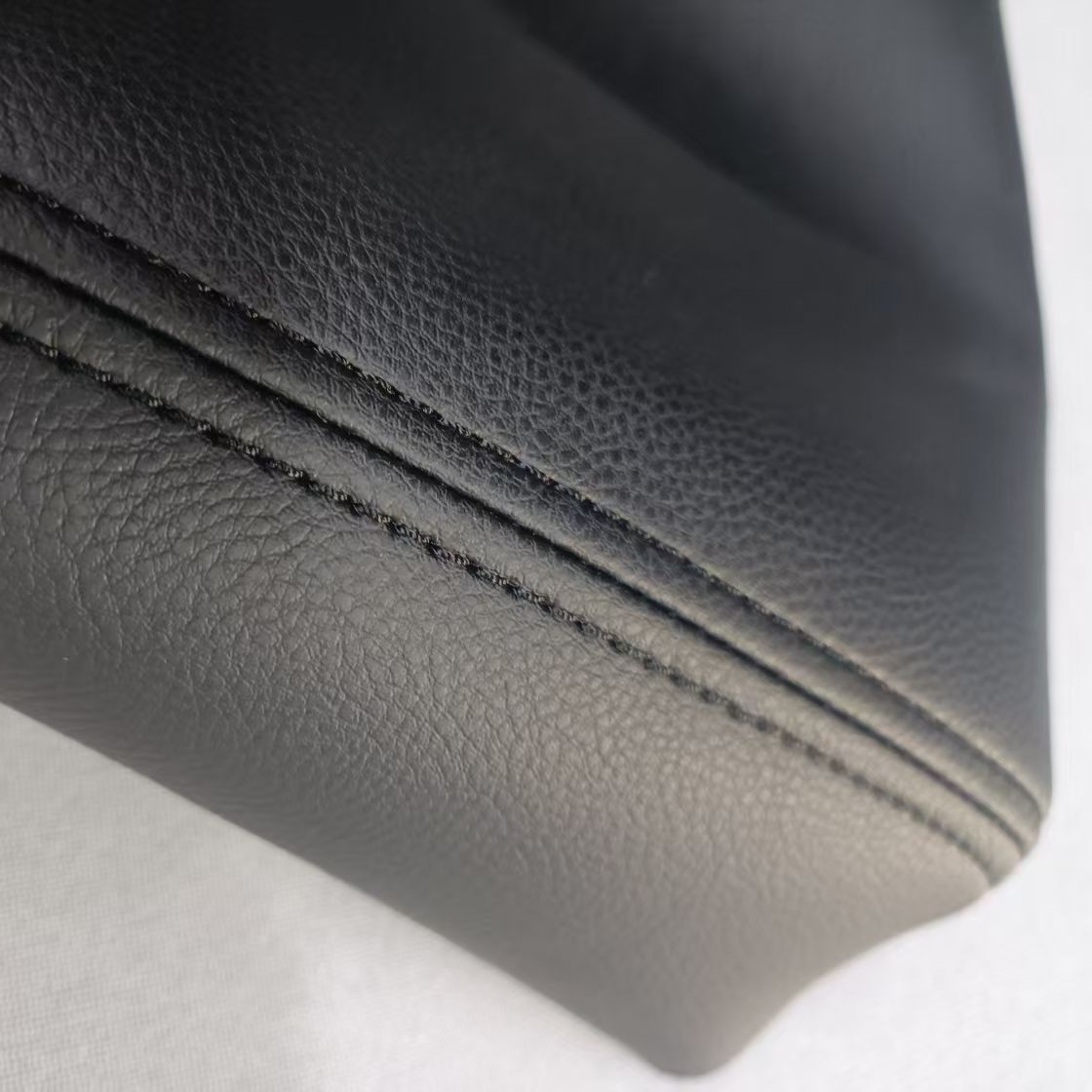 Suitable for 14-17 Lexus Is250/350 Center Console Armrest Leather Cover and Leather Handbrake Cover