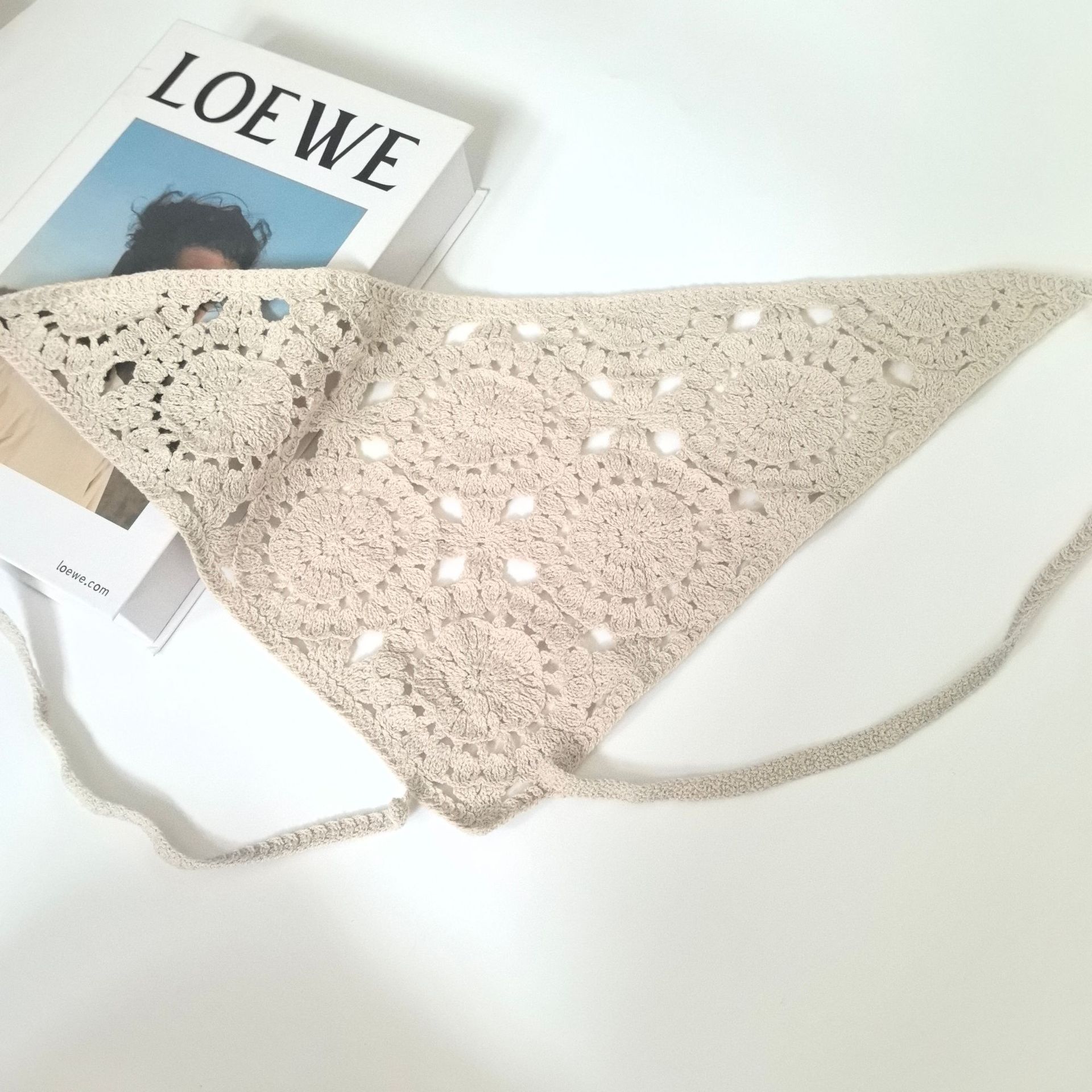 Francia cereza toallas triangulares mujeres primavera y otoño viajes padres-hijos gancho de punto flores hueco pañuelo de arte correa de pelo gorro