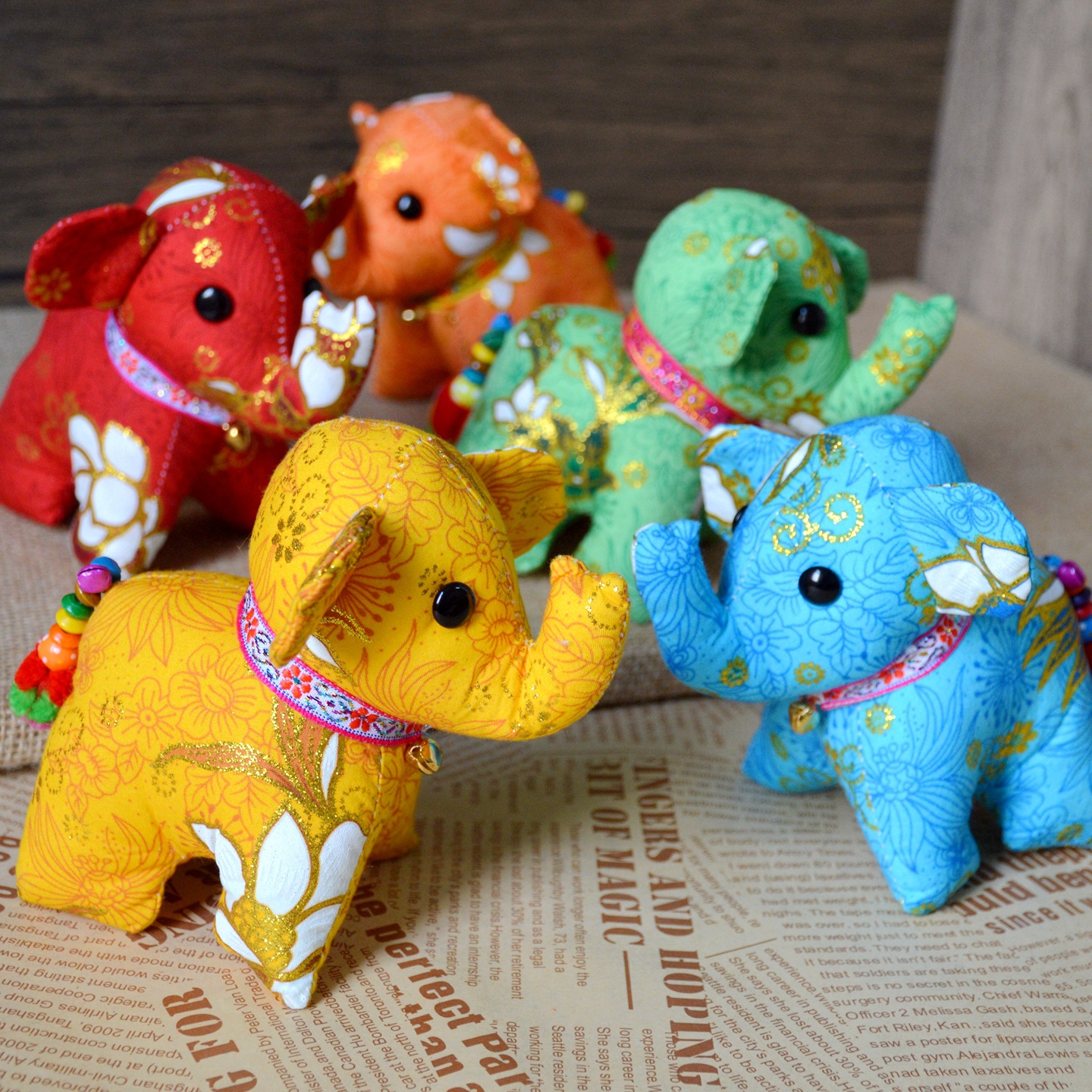 New Thai Handmade Floral Cloth Elephant Ornaments, Creative Festival Gifts, Cute Personalized Fabric Elephant Dolls