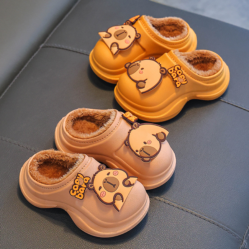 Capibara otoño y invierno zapatillas de algodón para niños, niños, niñas y niñas, calentamiento, terciopelo impermeable, bolsas de tacones de algodón para niños y niños.