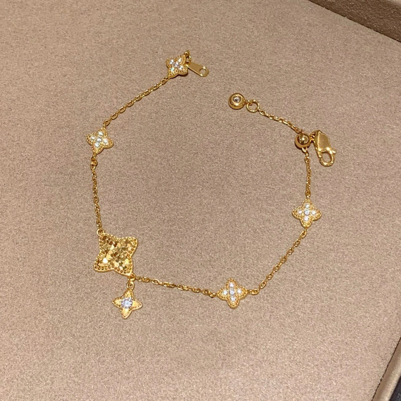 小红书爆款中古四叶草碎冰冰手链轻奢高级感细闪手链精致小众设计|undefined