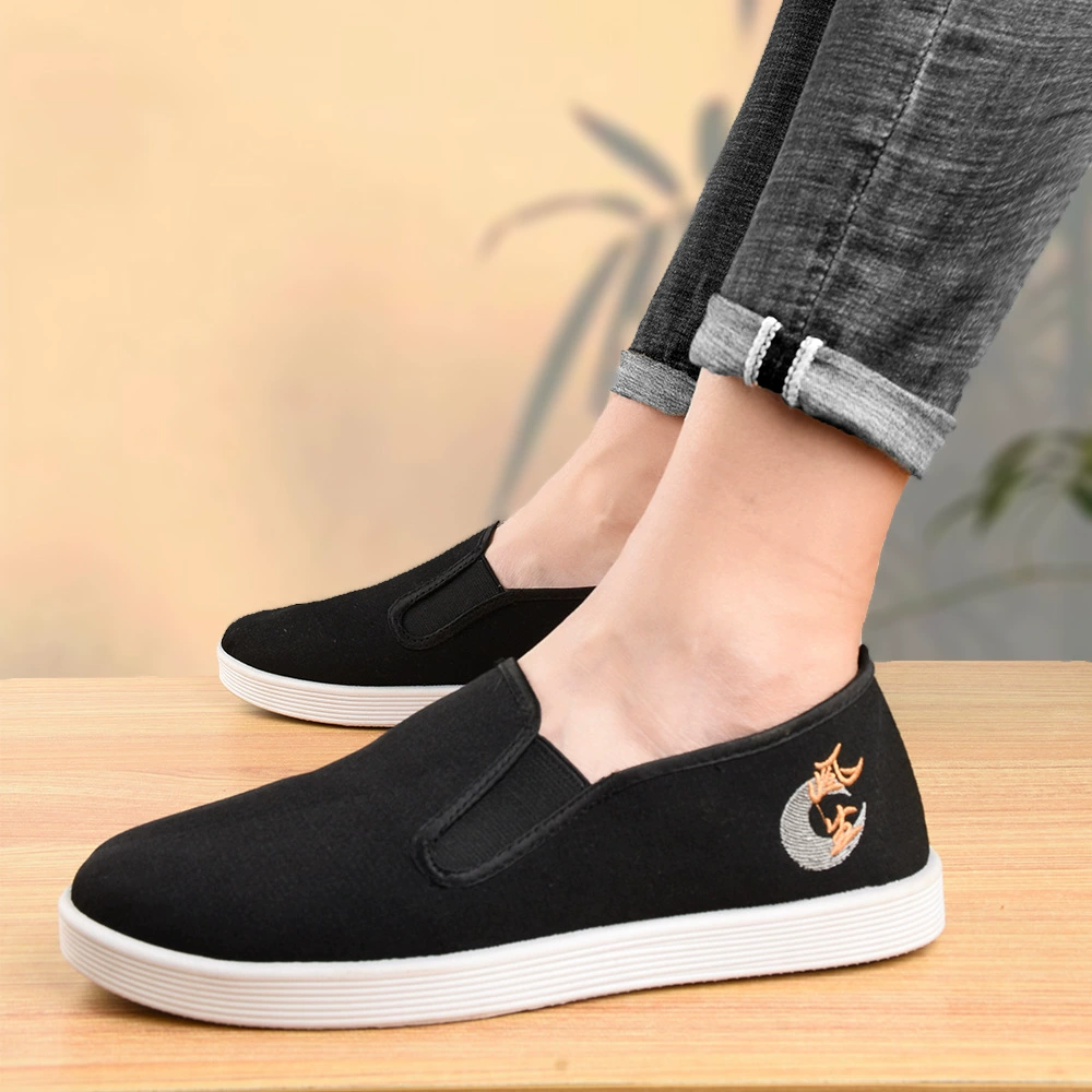 Старые пекинские вышитые туфли из ткани мужские мягкие подошвы среднего и пожилого возраста повседневные легкие педали