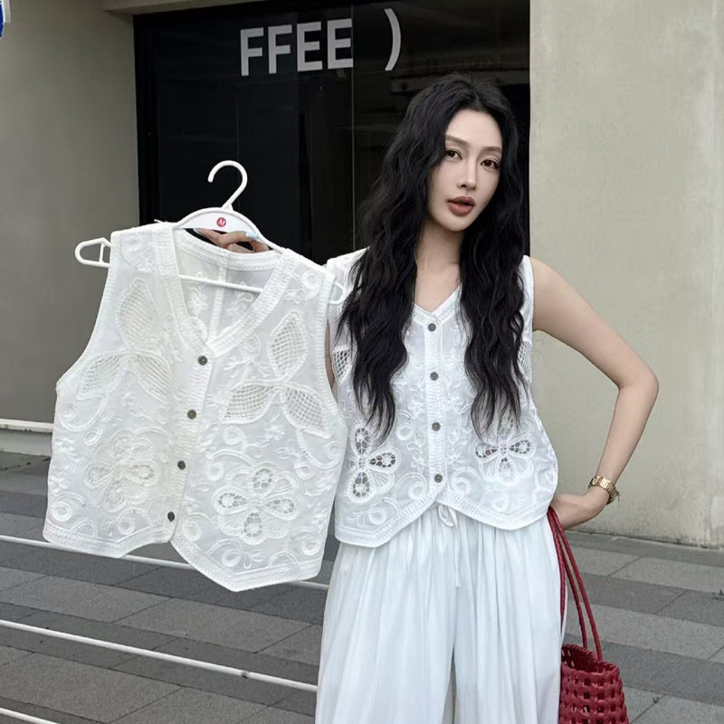 Versatile Sleeveless Knitted Vest for Women, New Summer Fashion Design with V-Neck, Hollow Crochet Pattern, Single-Breasted Cardigan, Trendy Versatile Sleeveless Knitted Vest for Women, New Summer Fashion Design with V-Neck, Hollow Crochet Pattern, Single-Breasted Cardigan, Trendy