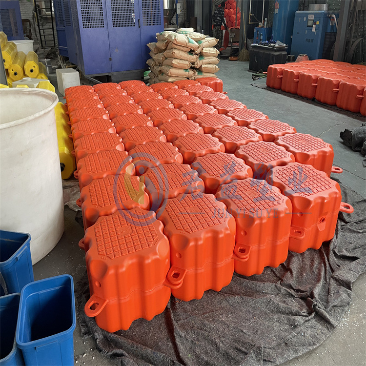 50*50*40塑料浮台海上平台户外钓鱼浮台浮桥水上乐园摩托艇停泊码