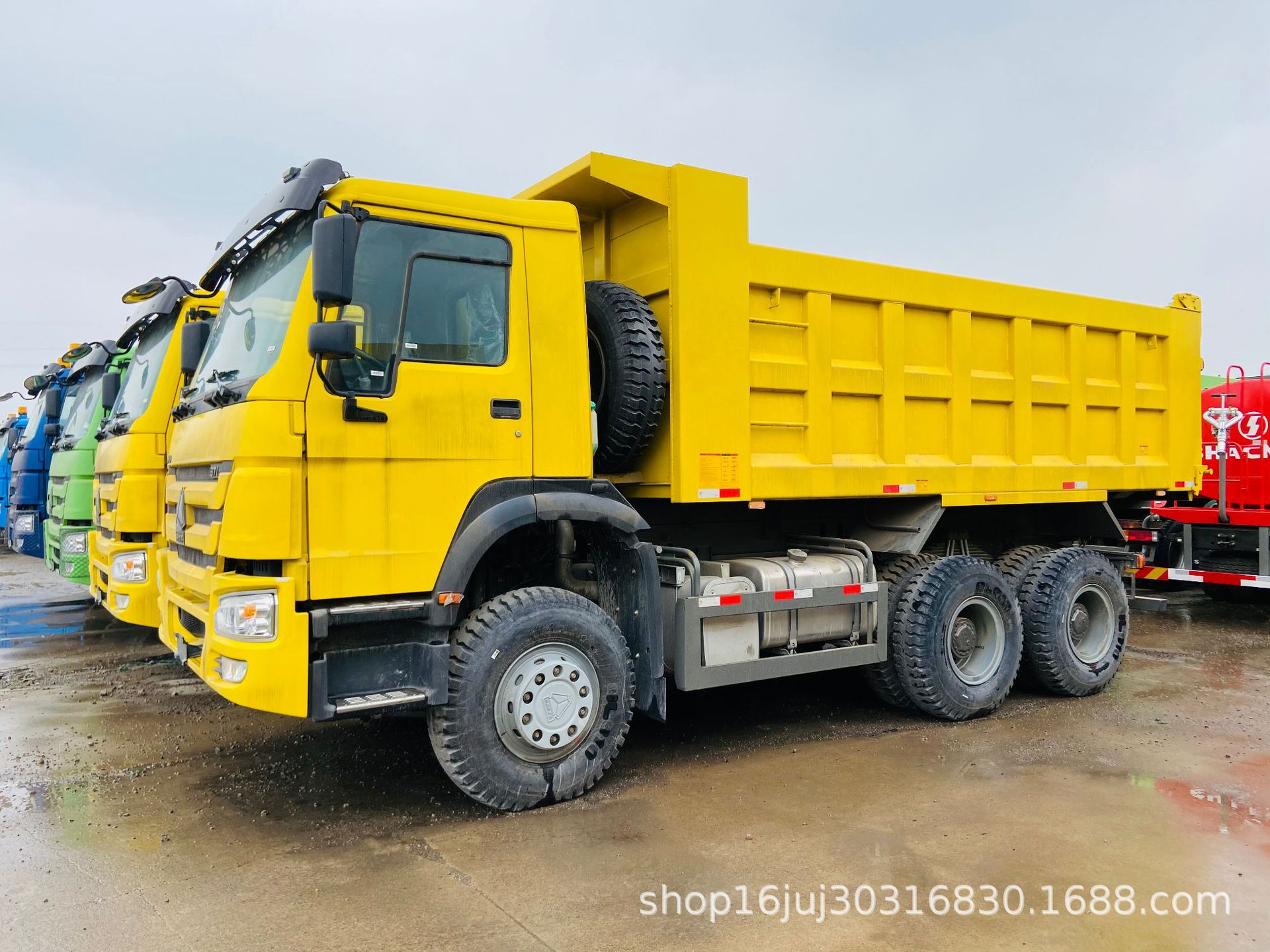 中国重汽自卸车出口印度尼西亚价格