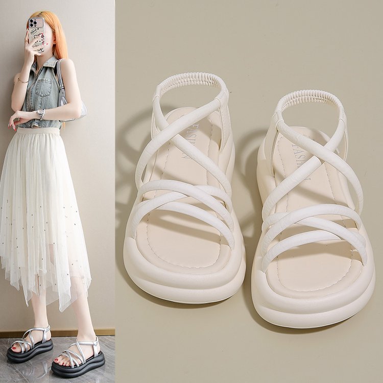 Red en línea sandalias de fondo grueso para mujeres verano 2025 nuevo hada con falda de moda para estudiantes sandalias romanas de fondo suave