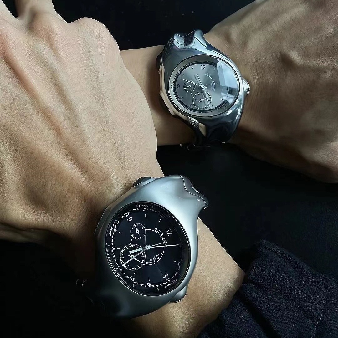 [Full sense of the future] y2g special-shaped niche trendy men's and women's vintagetriax middle-ancient alloy electronic watch