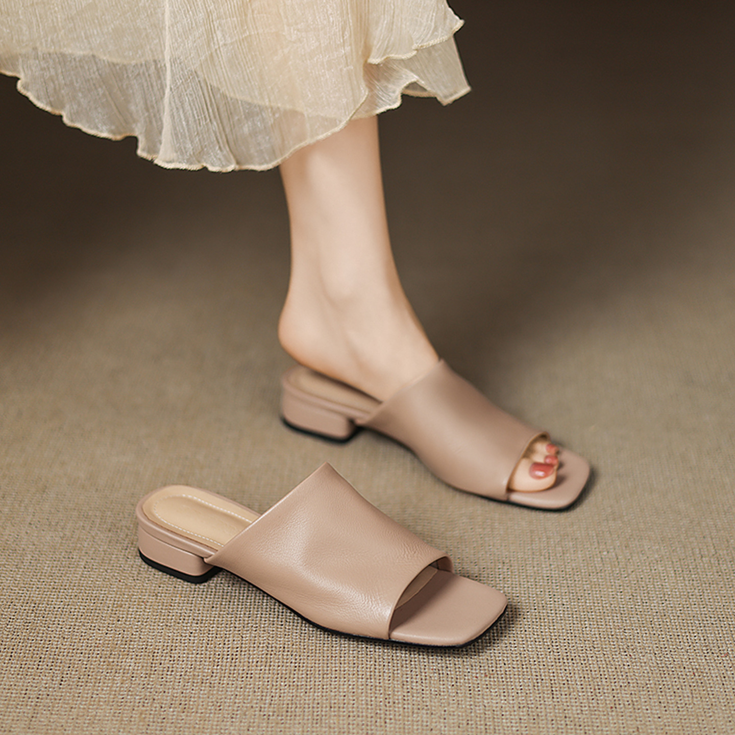 Sandal hở mũi nữ gót thấp quai ngang đế bằng 2,5 cm — Hạnh sắc (cao 2,5 cm)