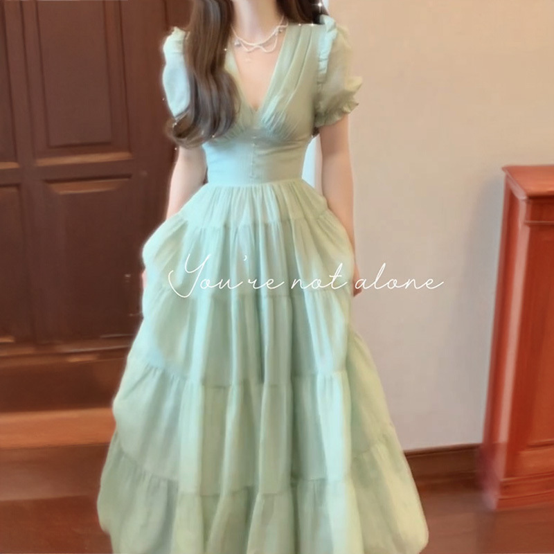 French-Style Gentle Seaside Resort Style V-Neck Green Dress for Women, Summer Waist-Cinching Back-Revealing Super Fairy A-Line Long Dress