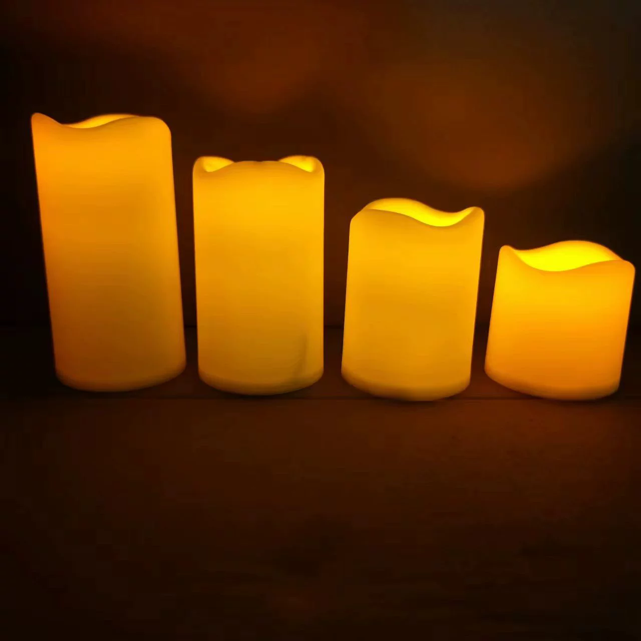 Производитель имитирует светодиодные электронные свечи бездымную атмосферу