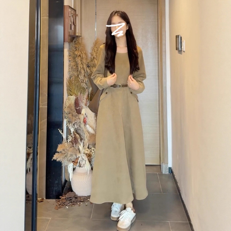 法式气质长袖针织连衣裙子女早秋冬季2025新款配大衣内搭收腰长裙|undefined