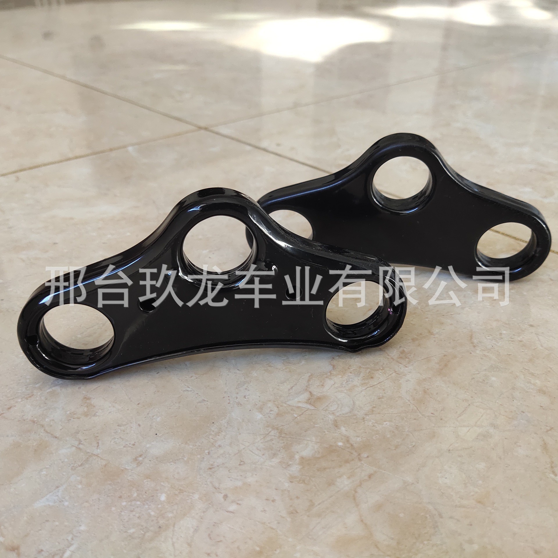 Bifurca delantera baja transfronteriza mayorista GT accesorios de bicicleta de montaña estudiantes auto-montaje al aire libre doble brazo disco reforma bifurca delantera