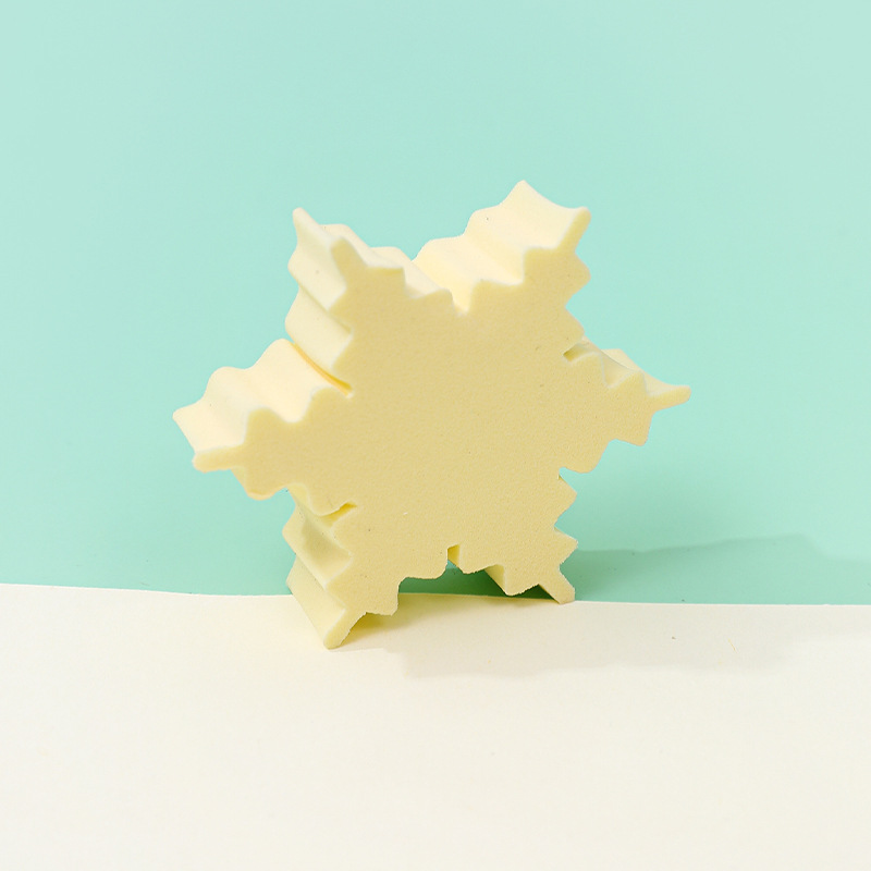 Fábrica personalizada copo de nieve plano soplo transfronterizo sin látex esponja de maquillaje cojín de aire huevo de belleza seco y húmedo al por mayor