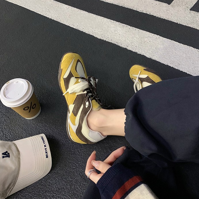 Versión de cuero de vaca de la uva de la misma moda de zapatos casuales zapatos de deporte retrógrado zapatos de entrenamiento de mujer