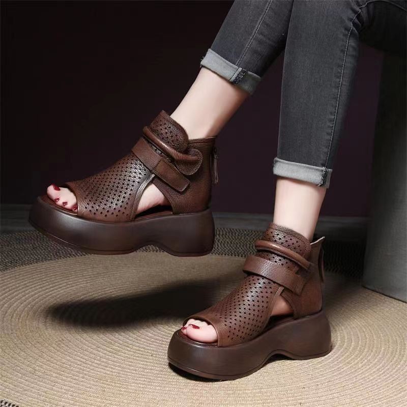 Verano nuevo hueco tacones agujeros zapatos gruesos antideslizantes velcro retro cuero cómodo muffins sandalias romanas