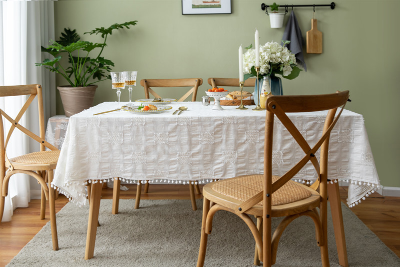 French Romantic Cotton Cut Flower White Pom-Pom Tablecloth Rectangular Coffee Dining Cloth Table Cover_voghion.com