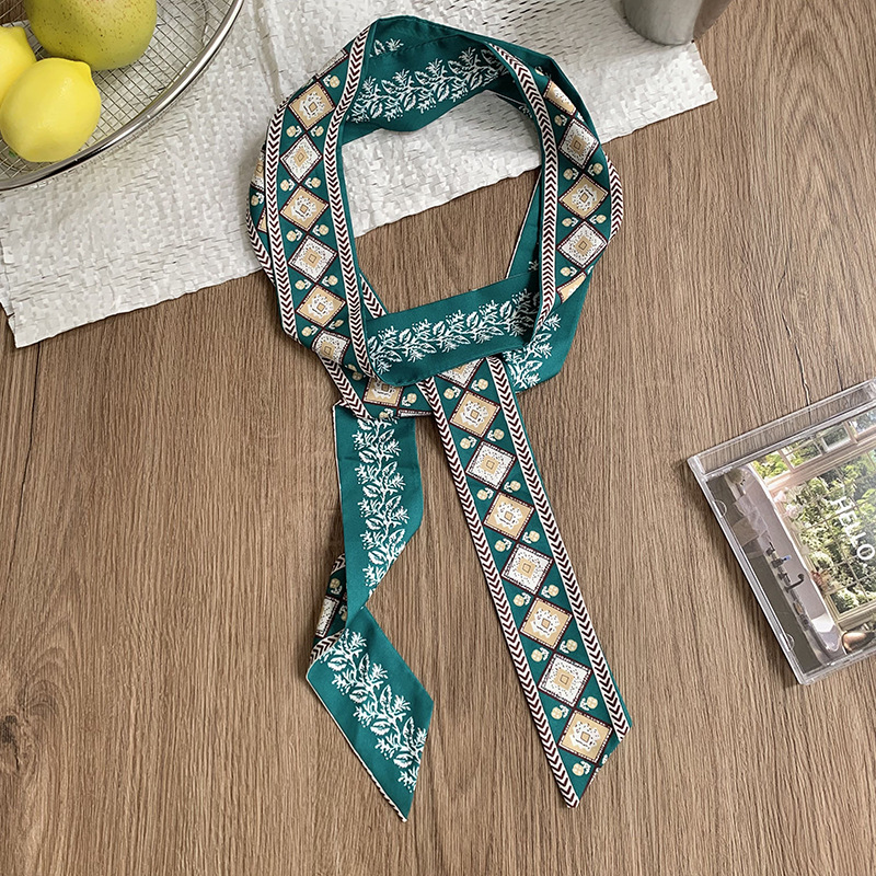 Flor corrugada con fondo verde