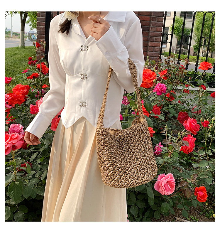 Straw Solid Color Vacation Weave Soft Surface Square Magnetic Buckle Straw Bag display picture 5