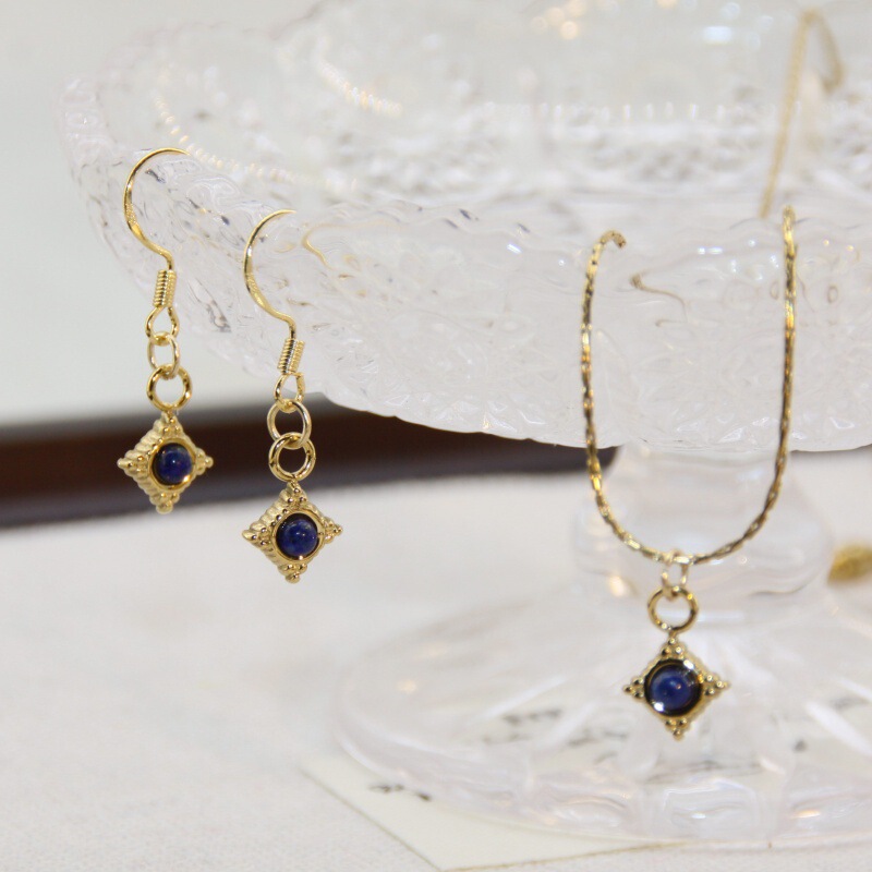 Fashionable titanium steel mini lapis lazuli diamond-shaped pendant non-fading necklace and earring set, niche light luxury versatile accessories Fashionable titanium steel mini lapis lazuli diamond-shaped pendant non-fading necklace and earring set, niche light luxury versatile accessories