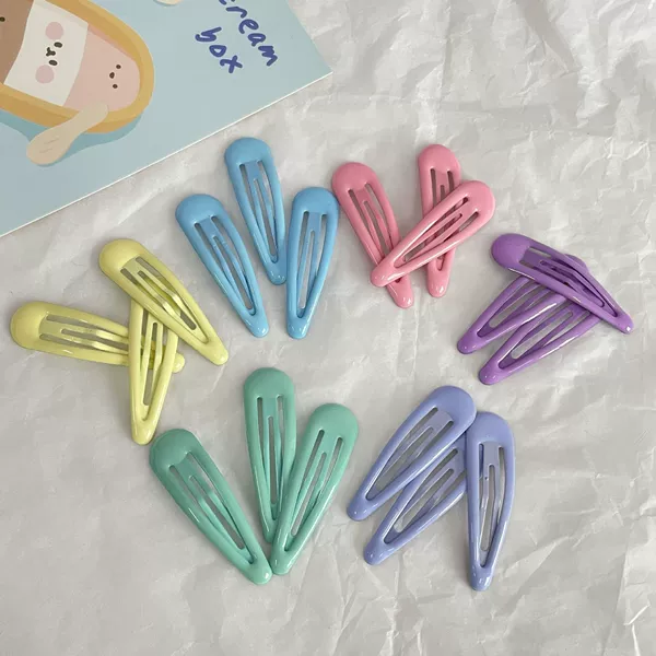 18 girls' hearts (3 per color)