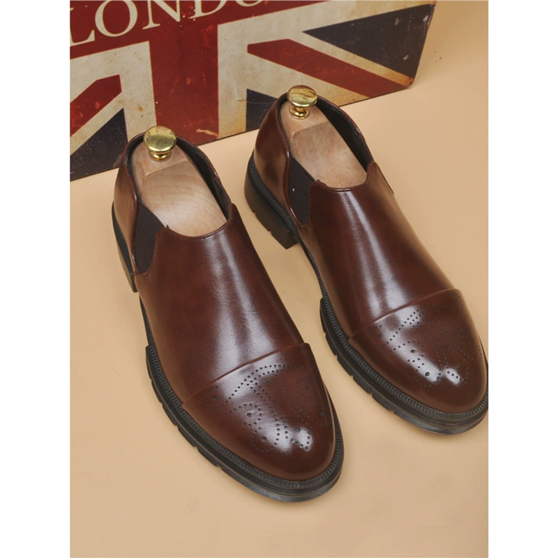 Новые остроконечные кожаные корейские кожаные туфли мужские деловые повседневные резные внутренние ножки коричневые ретро туфли с толстой подошвой