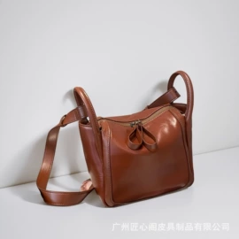 真皮女包;女士斜挎包;女士手提包