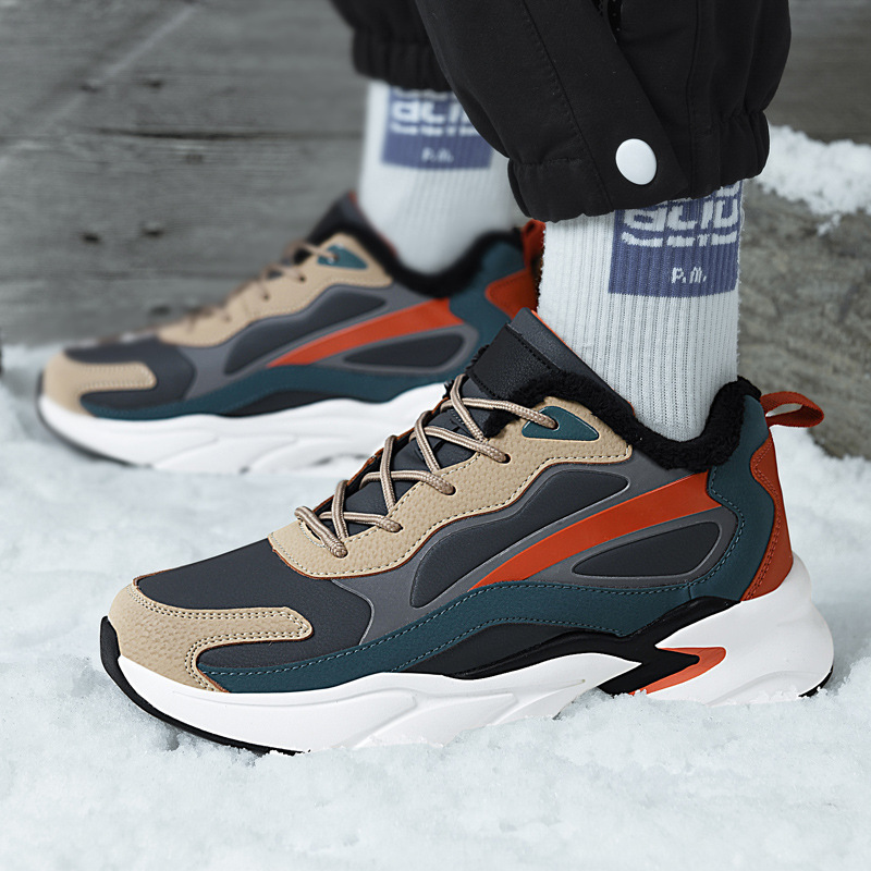 Invierno nuevo gran tamaño con zapatos de terciopelo para hombres calentadores de algodón moda zapatillas de carreras casuales