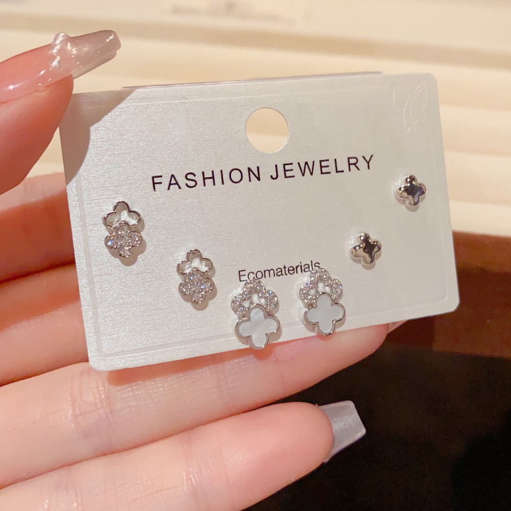 Pendientes cortos con microincrustaciones de circonita para cabello corto, estilo coreano y japonés, modernos y versátiles, juego de tres piezas de pendientes sencillos para mujer.