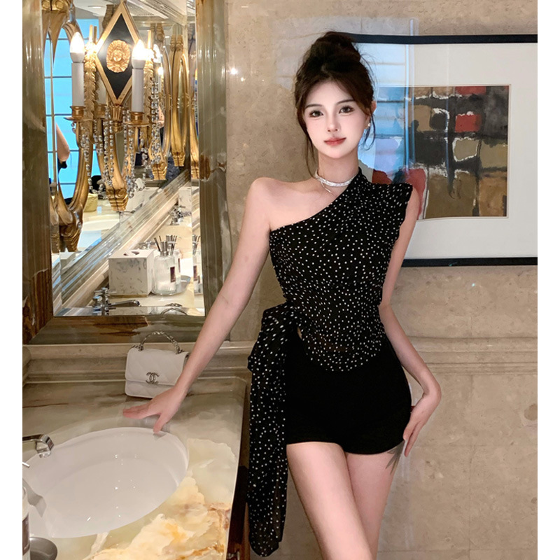 2025 New Summer Style Niche Oblique Shoulder Polka Dot Evening Dress Top Feminine Elegant Retro Asymmetrical Slim Vest 2025 New Summer Style Niche Oblique Shoulder Polka Dot Evening Dress Top Feminine Elegant Retro Asymmetrical Slim Vest