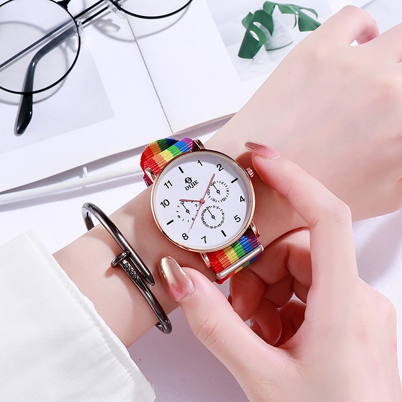 Reloj de arcoíris estilo INS – simple, casual, pequeño/fresco, versátil, estilo coreano/académico