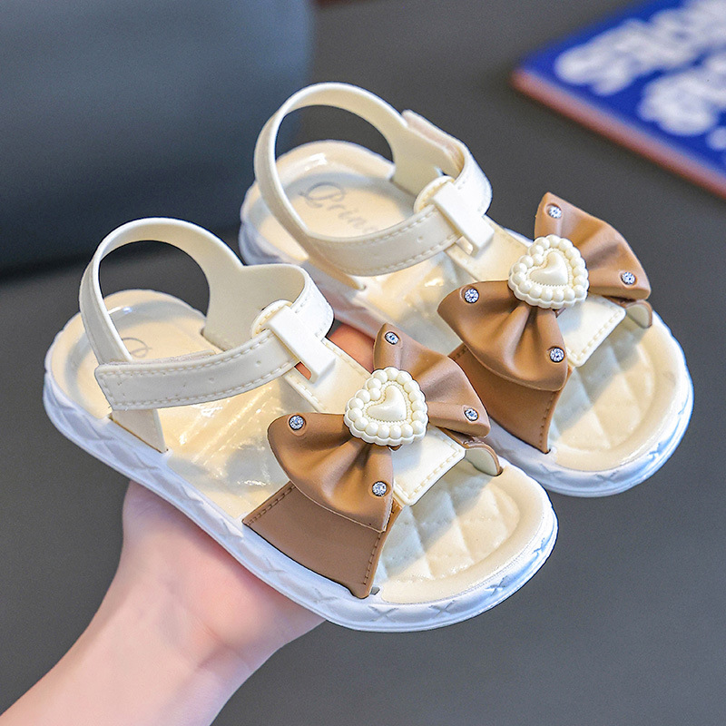 Sandalias de niña de nuevo estilo