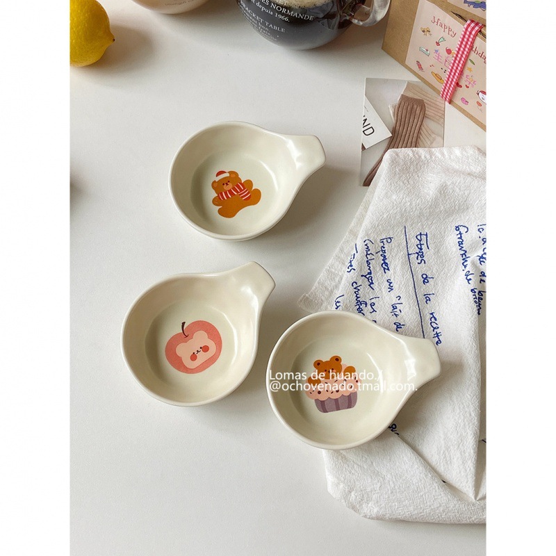 Japanese cartoon-style sauce bowl ceramic vinegar dish soy sauce dish bone dish irregular Insta-style Korean seasoning small bowl with handle