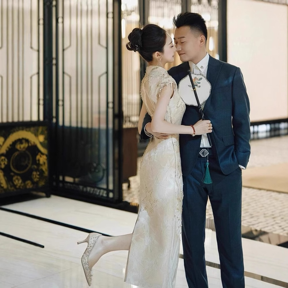 Modern Cheongsam Dress For Wedding Banquet & Special Occasions - Elegant Bride Champagne Reception Qipao With Luxe Detail_ecoleips.com