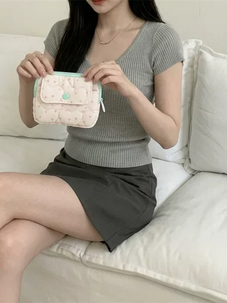 6432 Ins Style Quilted Heart Star Card Holder with Snap Button and Zipper Dual Design for Women to Carry Id and Bank Cards