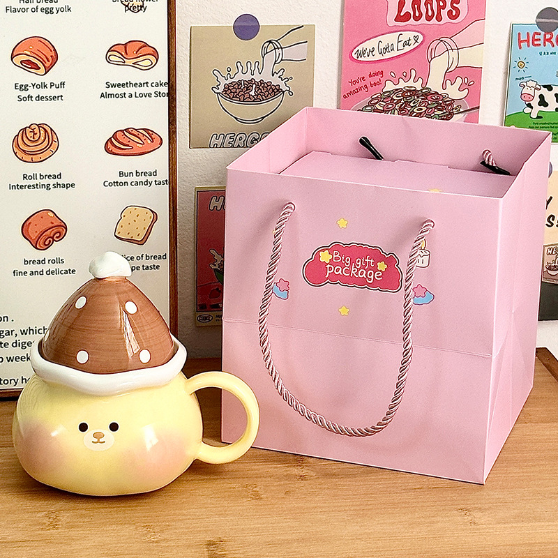 Linda taza de cerdo, taza de regalo de mano, taza de agua para niñas, taza de cerámica de oficina con tapa, regalo de cumpleaños para el hogar