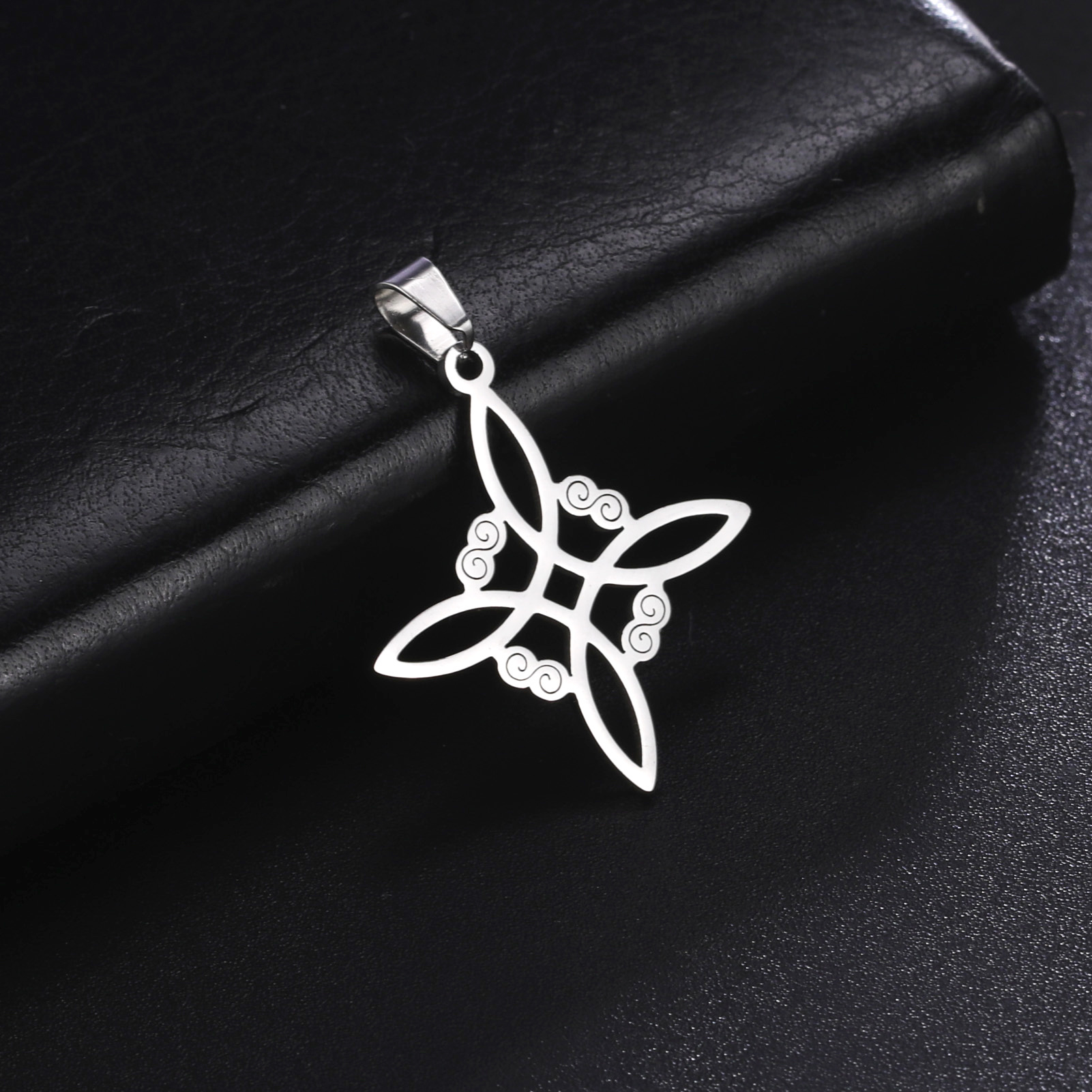 Plating Design 1 Piece 304 Stainless Steel Titanium Steel S-shaped Witches Knot Knot Pendant DIY Jewelry Accessories