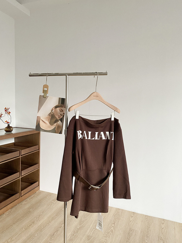 【Autumn New Arrival】秋日的美丽为你准备好#一字领字母连衣裙|undefined