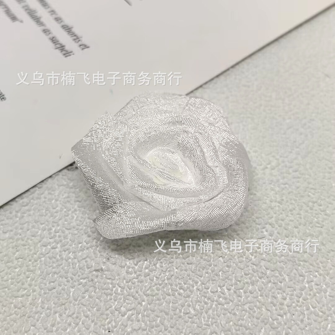 흰색 벌거 벗은 꽃