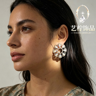 �W���L�U�ջ���Ͻ�ˮ荶�ᔶ�ɫ�A��ˮ���M��F������h������