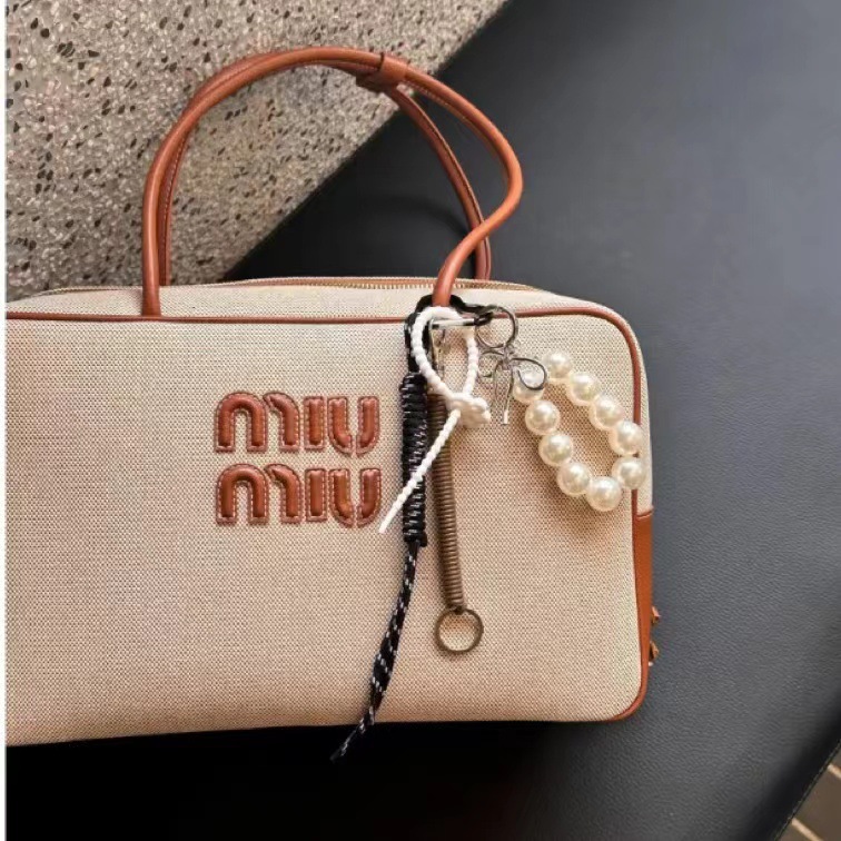 Black and brown pearl miu style pendant