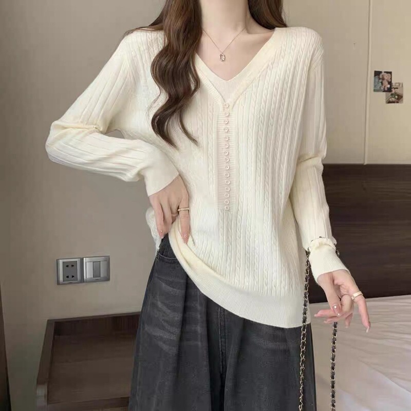 Gentle Cream-Colored V-Neck Knit Sweater, Loose Fit, Slimming Effect, Faux Two-Piece Sweater for Women, Plus Size M, Inner Knit Sweater, Base Layer Top