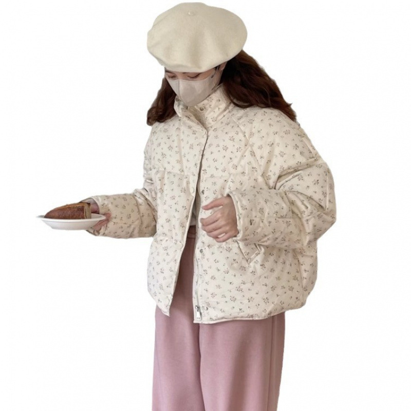 ダウンコットンジャケット女性のための 2025 冬の新しいスタイル小花柄ショートコットンジャケット新鮮で甘いスタンドカラーパンジャケット