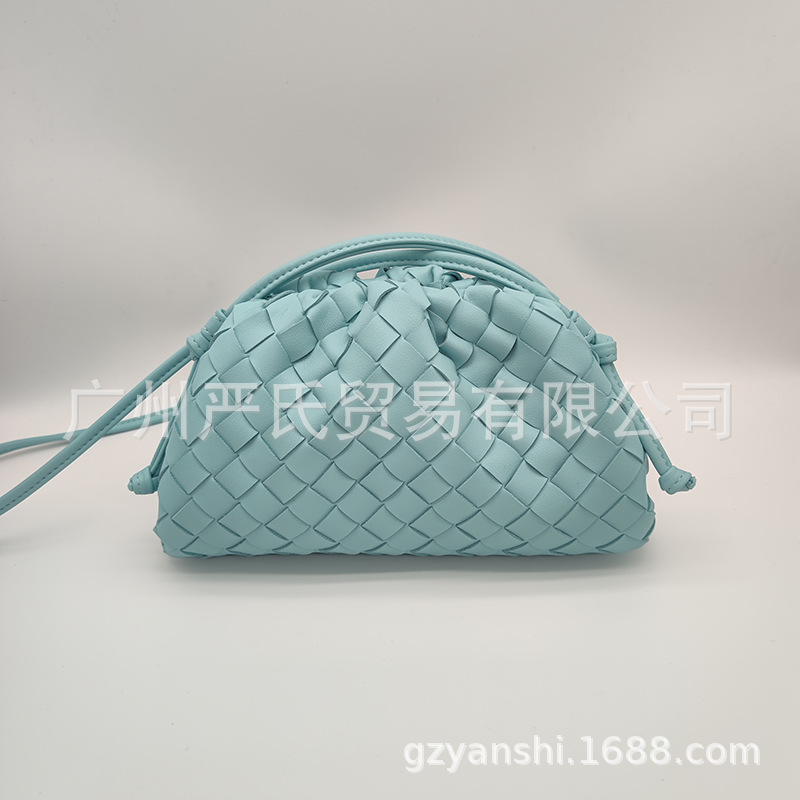 浅蓝