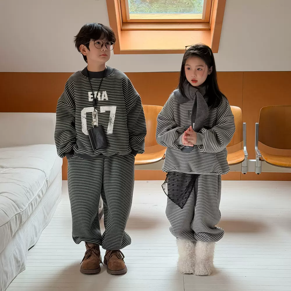 童套装2025冬季男童女童韩版条纹字母套装儿童加绒加厚卫衣两件套