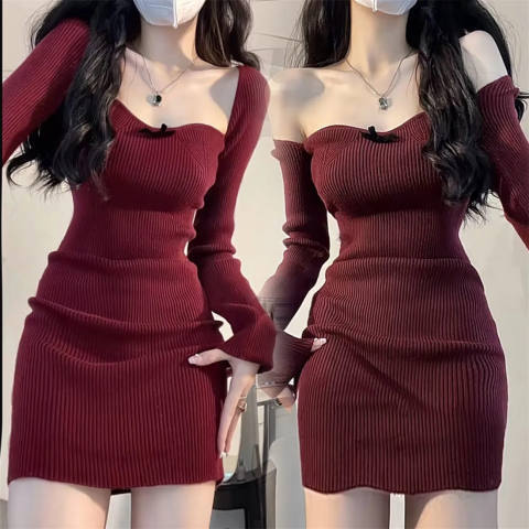 Women's Autumn/Winter Knit Dress with Wine Red Square Collar, Long Sleeve, Bodycon, High-Waisted, Short Christmas Dress for Petite Figures